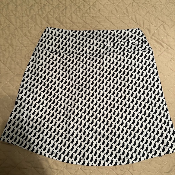 Nike Dri-Fit Golf Skort Size Medium - Picture 4 of 4